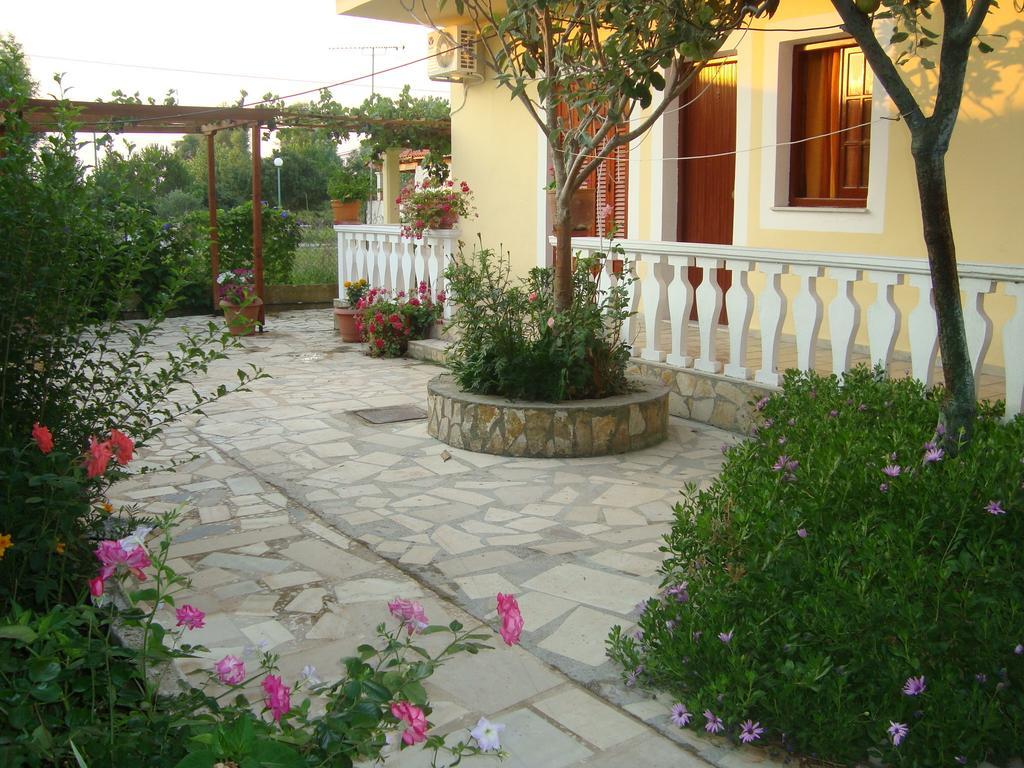 Apartment Victoria Agios Georgios  Buitenkant foto