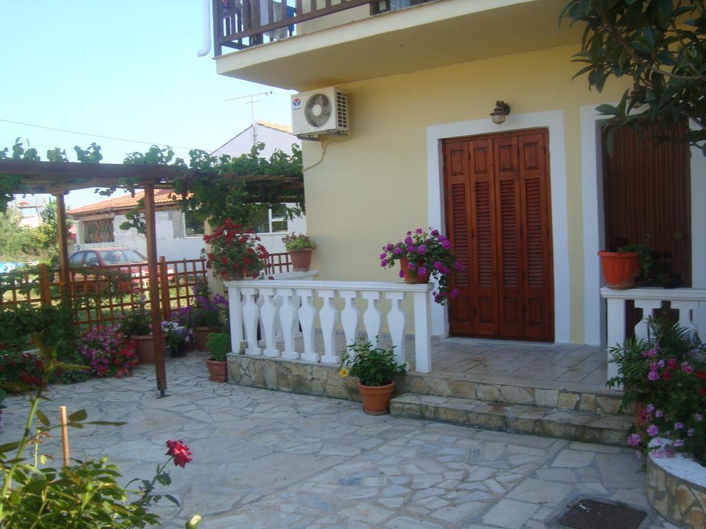 Apartment Victoria Agios Georgios  Buitenkant foto
