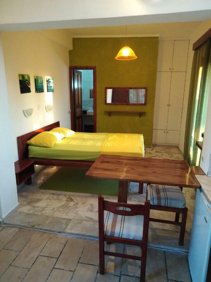 Apartment Victoria Agios Georgios  Buitenkant foto