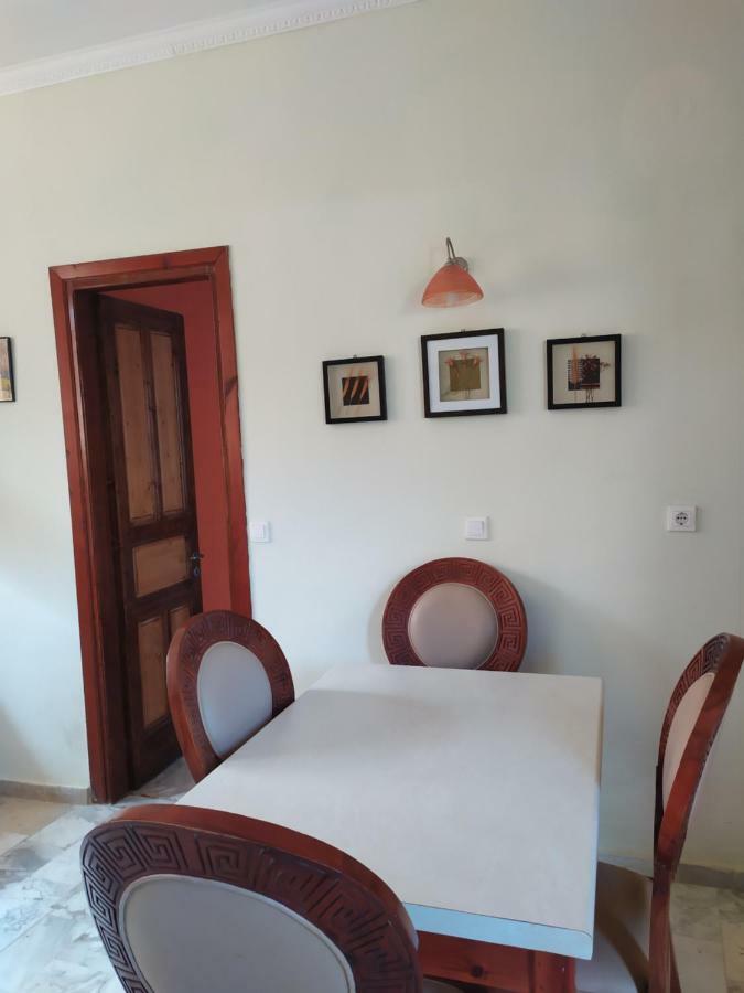 Apartment Victoria Agios Georgios  Buitenkant foto