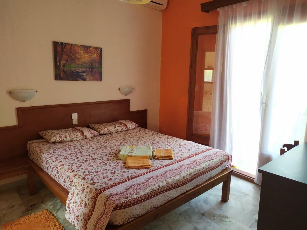 Apartment Victoria Agios Georgios  Buitenkant foto