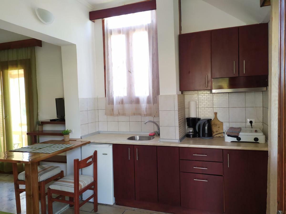 Apartment Victoria Agios Georgios  Buitenkant foto