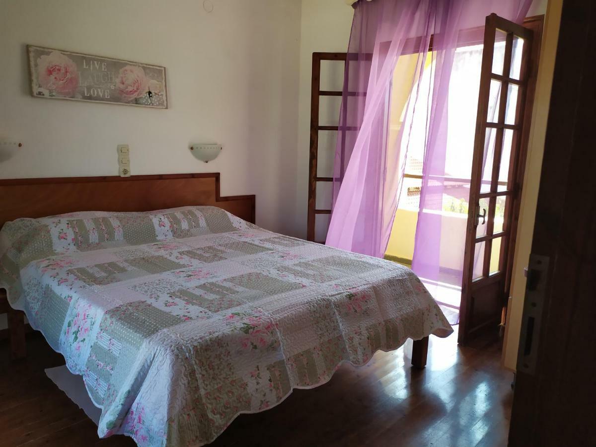 Apartment Victoria Agios Georgios  Buitenkant foto