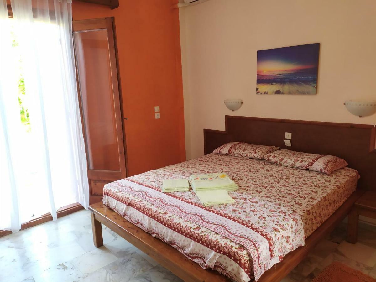 Apartment Victoria Agios Georgios  Buitenkant foto