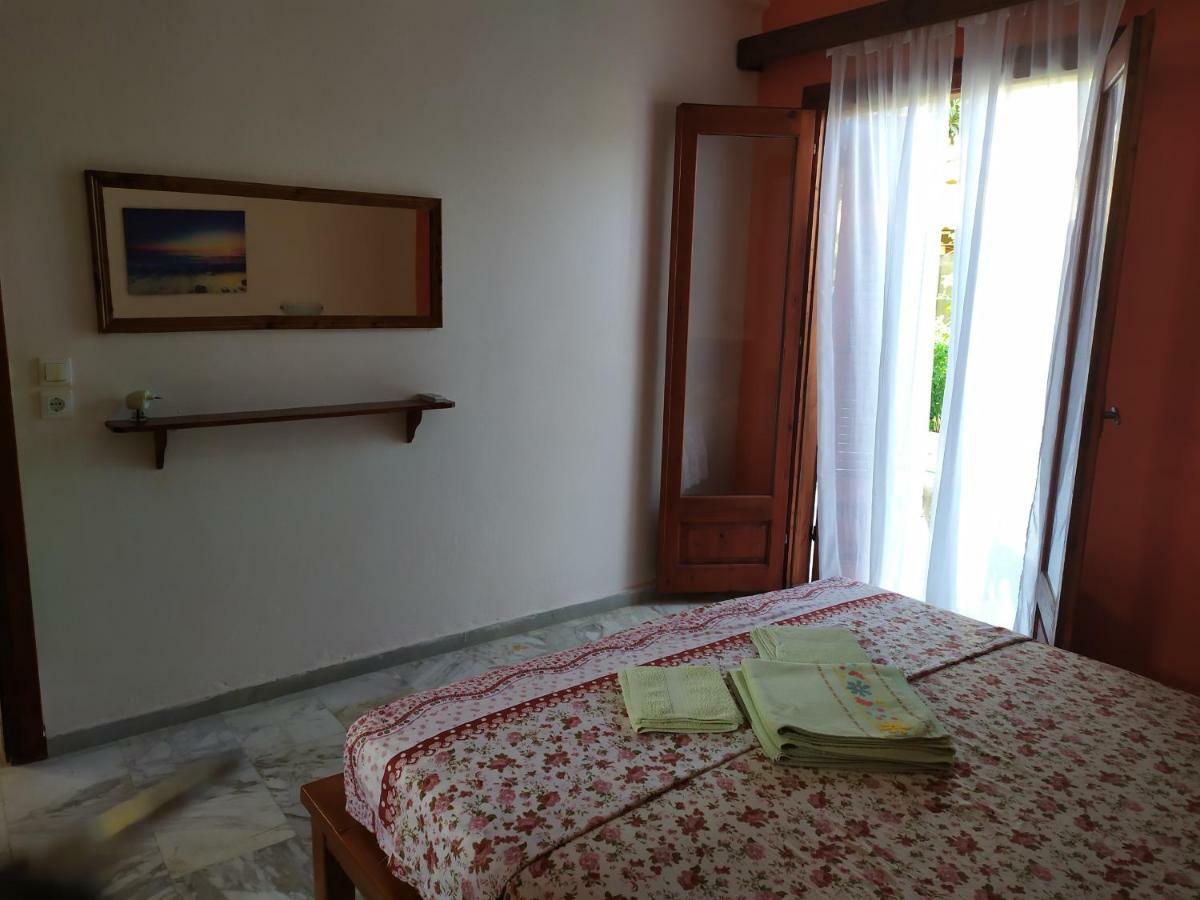 Apartment Victoria Agios Georgios  Buitenkant foto